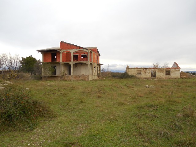 Maisons abandonnées pendant la guerre.